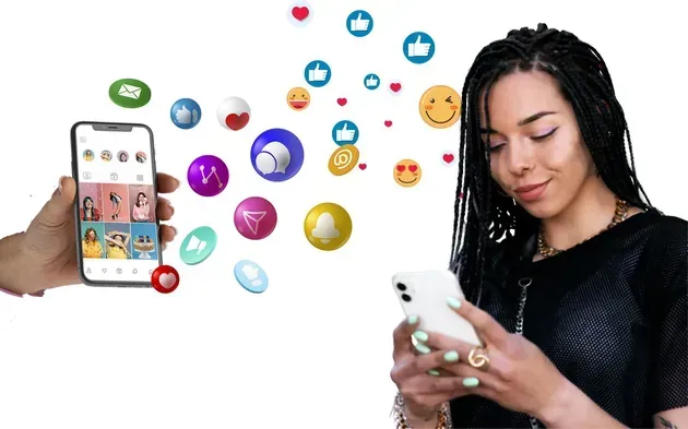 Une femme tient un téléphone portable à côté d'une personne tenant un téléphone portable.