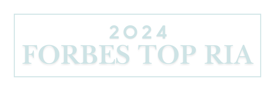 A white sign that says `` forbes top ria '' on a white background.