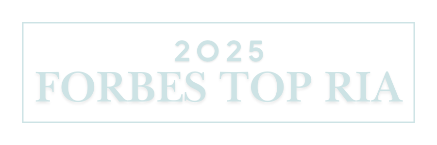 A white sign that says `` forbes top ria '' on a white background.