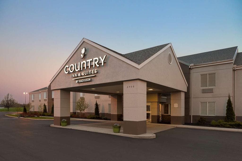 Country Inn & Suites by Radisson, Port Clinton, OH