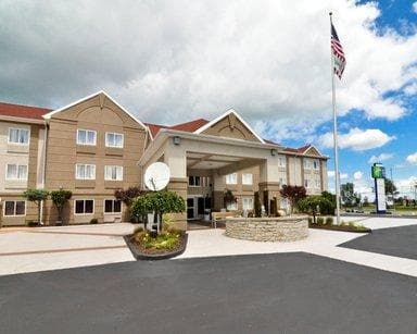 Holiday Inn Express & Suites Port Clinton-Catawaba Island