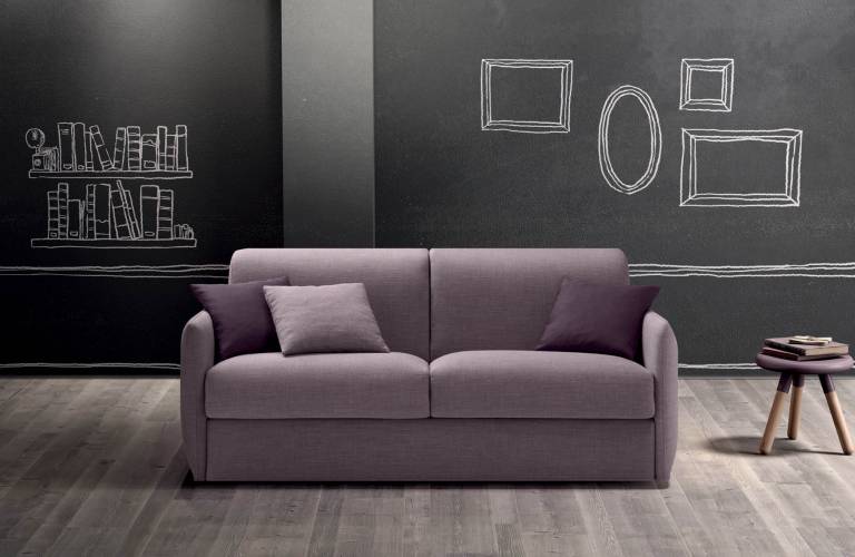 divano viola in tessuto