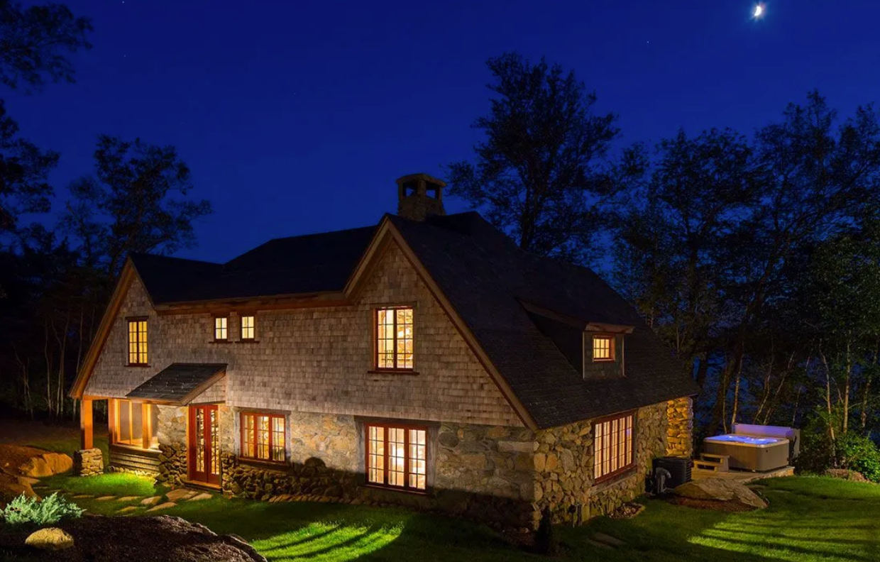 Sweetheart cottage in the evening