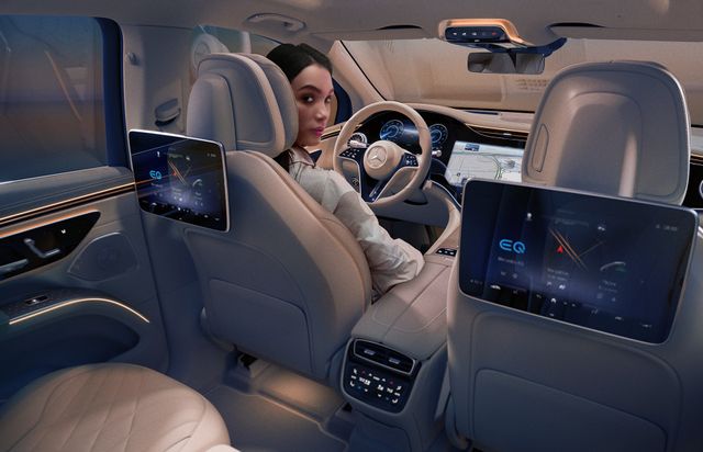 2023 Mercedes-Benz EQS SUV interior