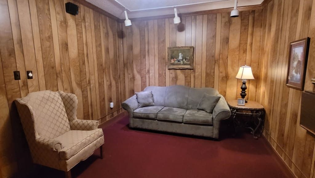 Adams-Foster-Ray Funeral Home - Waiting Room