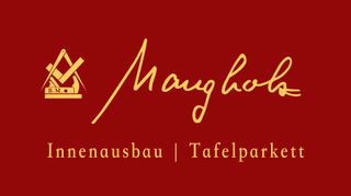 Logo mit dem Text „Maugholz“ in goldener Schrift auf rotem Hintergrund, zusammen mit dem Symbol eines Zimmermannsquadrats. Der Text darunter lautet „STILVOLLES AUS HOLZ“.