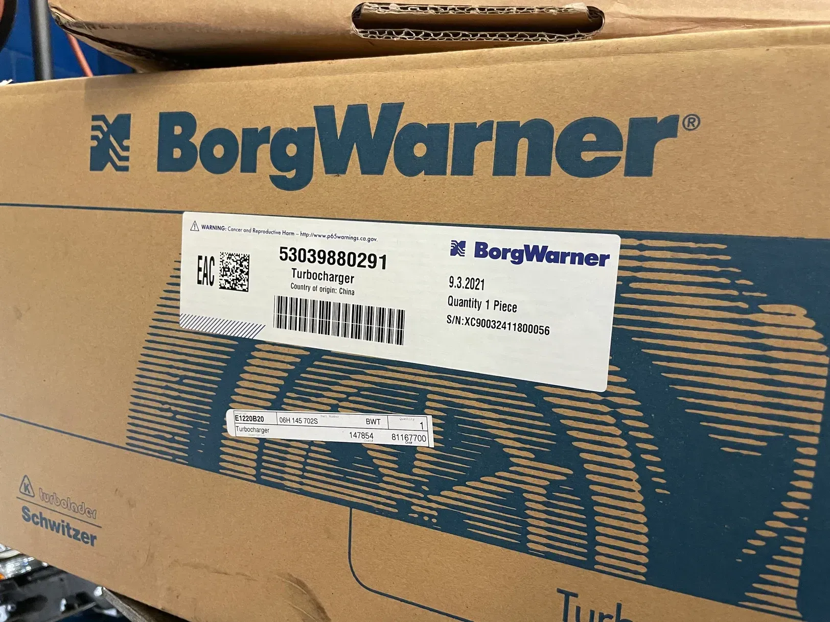 A box that says borgwarner on it