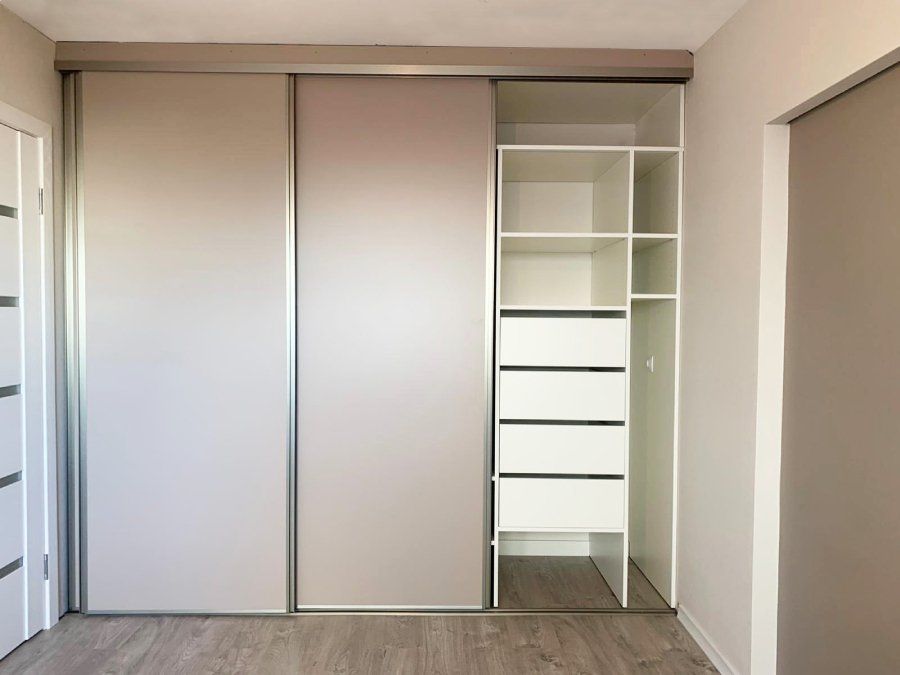 Iebūvējamais sienas skapis