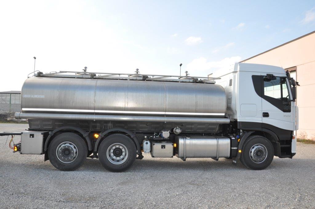 autocisterna e trasporto acqua potabile