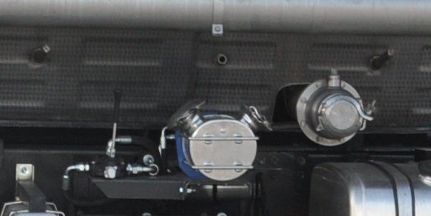 dettaglio di bocchetta per il travaso di liquidi vegetali