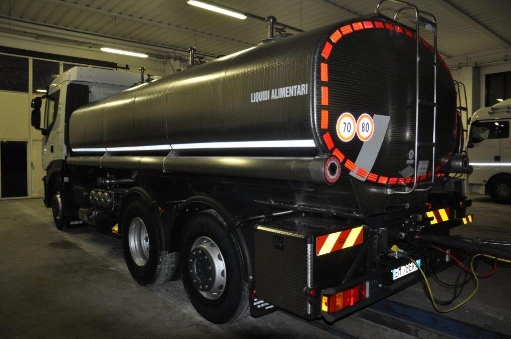autocisterna per trasporto internazionale di bevande