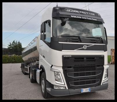 mezzo speciale per il trasporto di vino e acqua