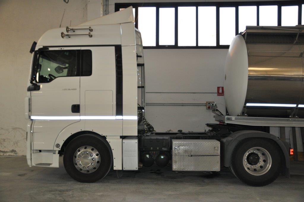 autocisterna per acqua potabile