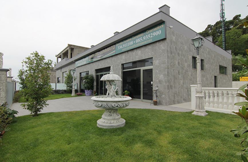 Esterno della sala del commiato