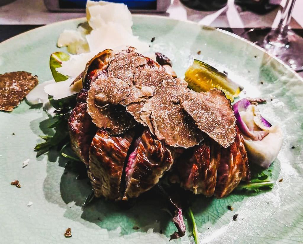 Entrecote covered with truffle