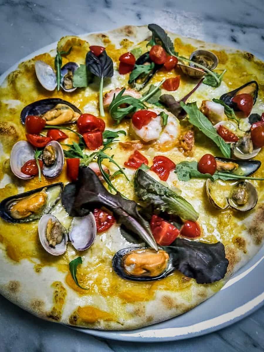 White pizza with seafood
