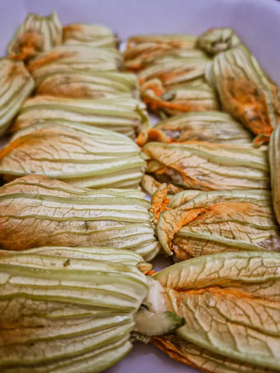 Stuffed zucchini flowers