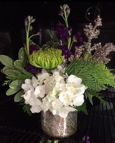 Silk Fflowers — White Flower Arrangement in Ridgeland, MS
