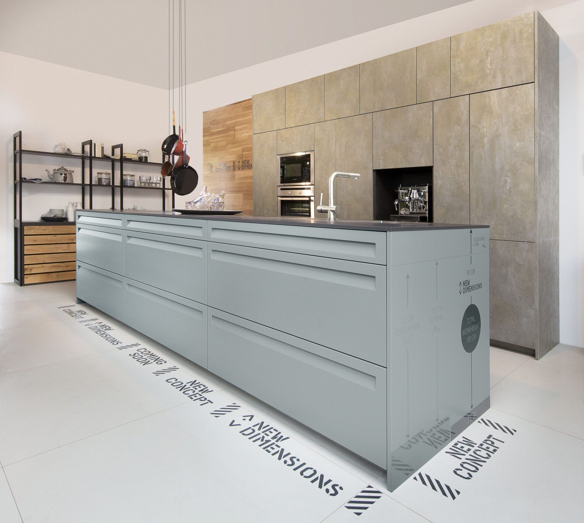 Een keuken met het woord afmetingen op de vloer