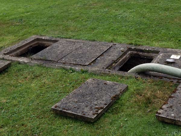 operazioni di pulizia fosse settiche