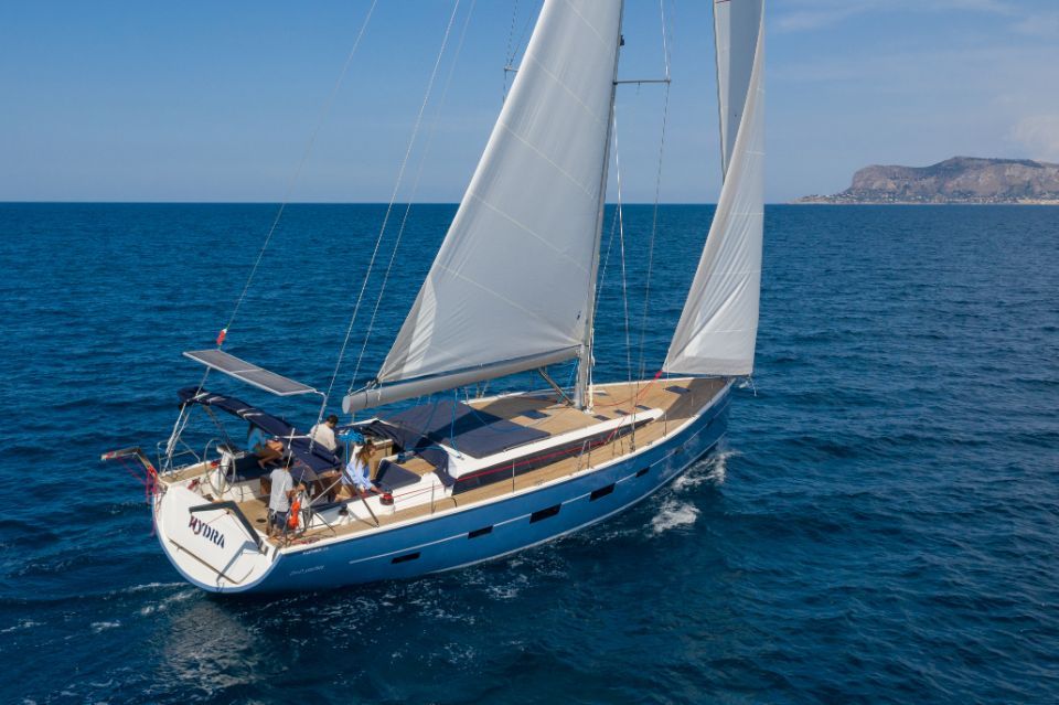 barca a vela Hydra a noleggio