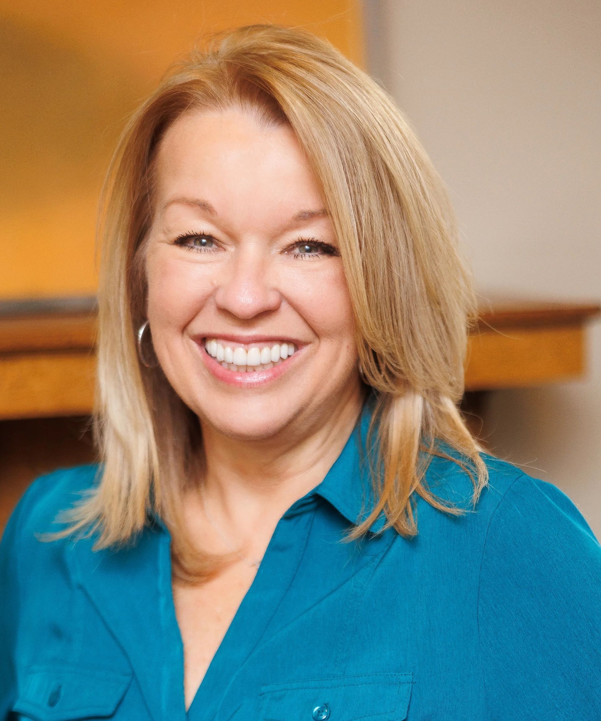 Tammy Ray headshot