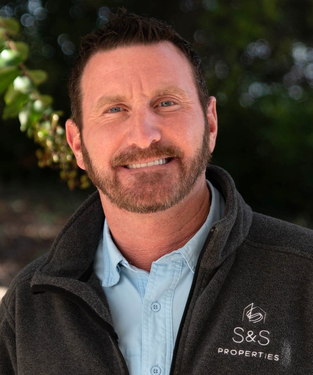 Travis Faul headshot