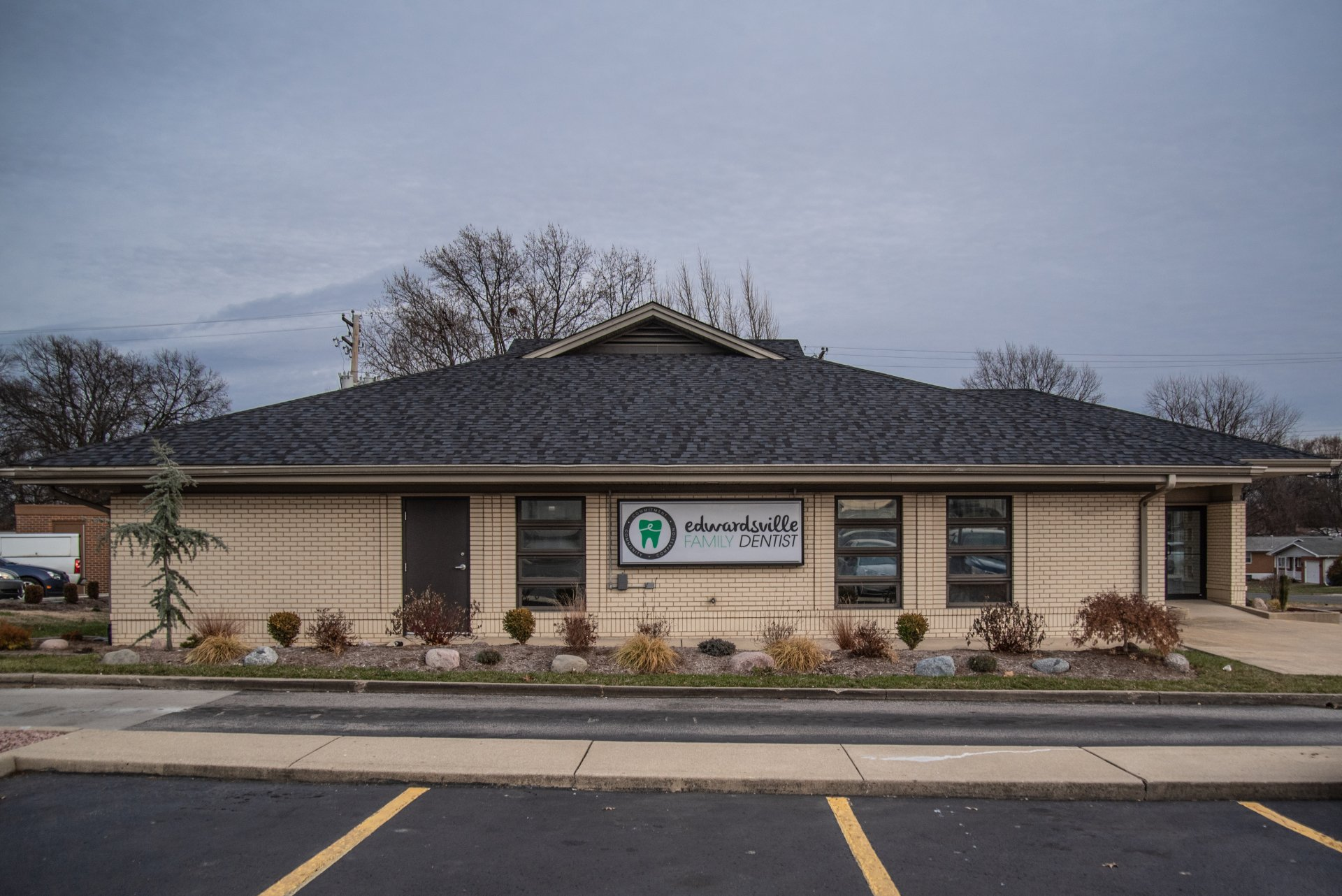 Edwardsville Family Dentists office building view from downtown Edwardsville