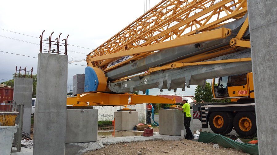 Cranes Brisbane Avanti Crane Hire