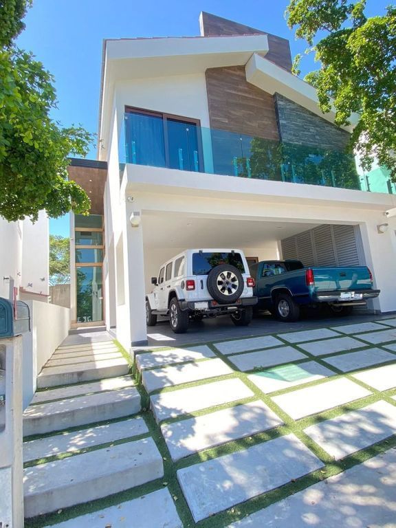 INMOBILIARIA VENZA PLUS BIENES RAICES