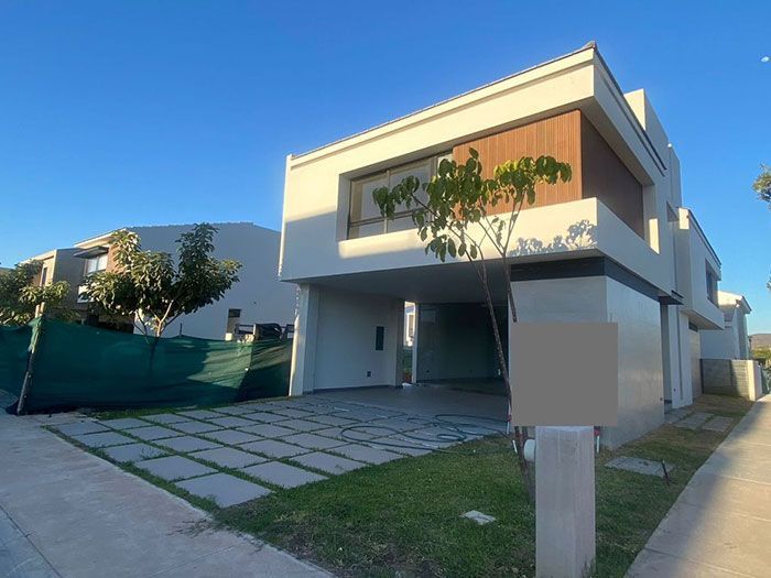 INMOBILIARIA VENZA PLUS BIENES RAICES