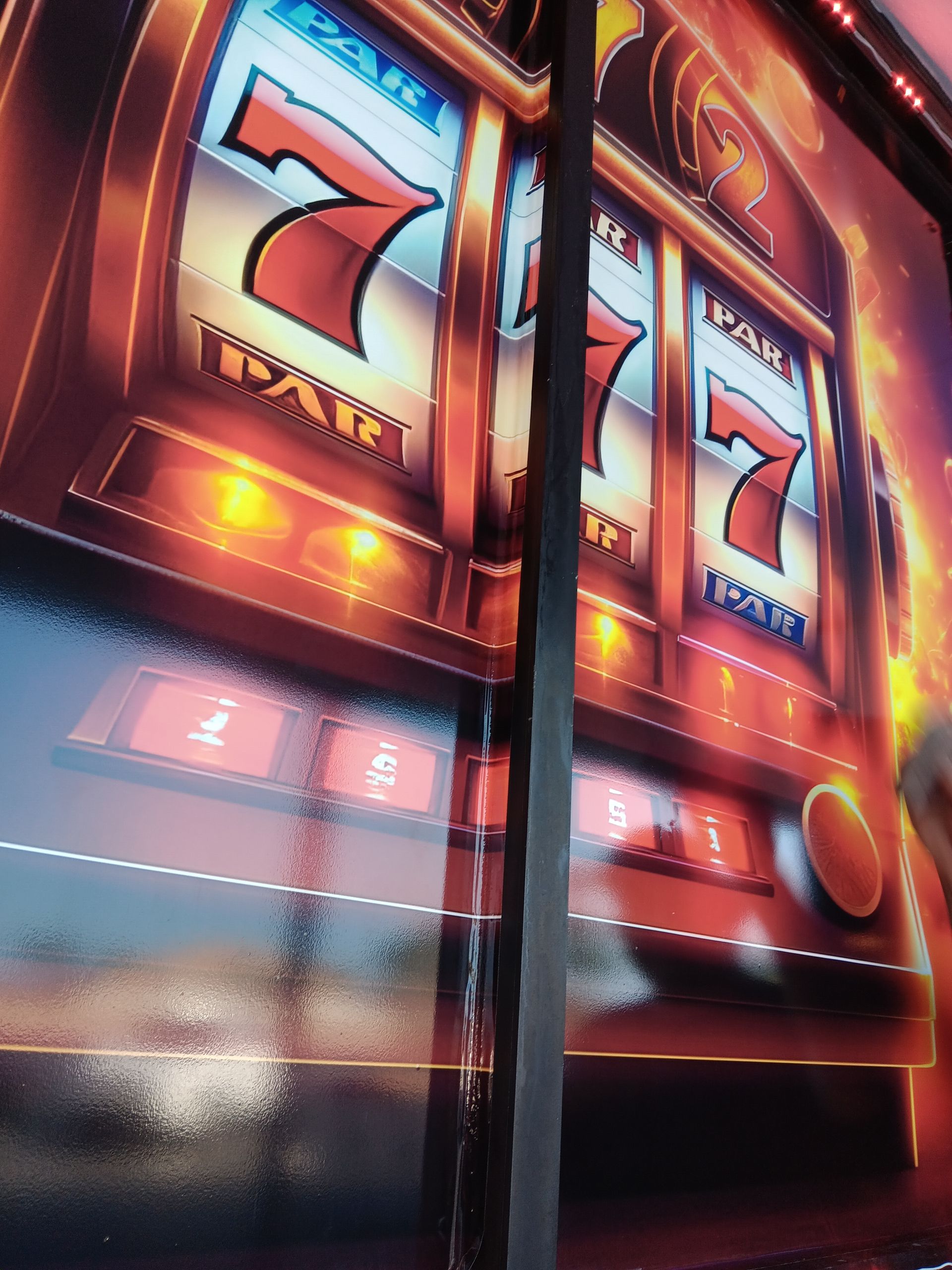 A slot machine with the number 7 on it