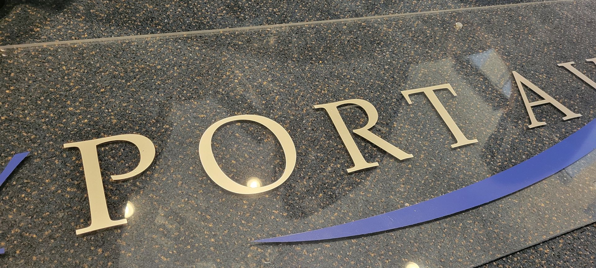 A sign with the word portal on it