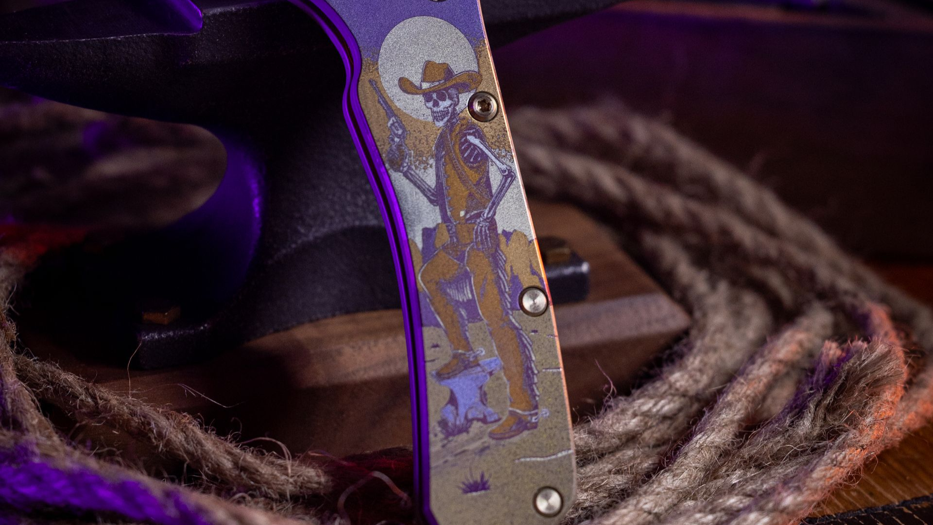 Northern Knives x Colorful Filth Benchmade Bugout Show Side