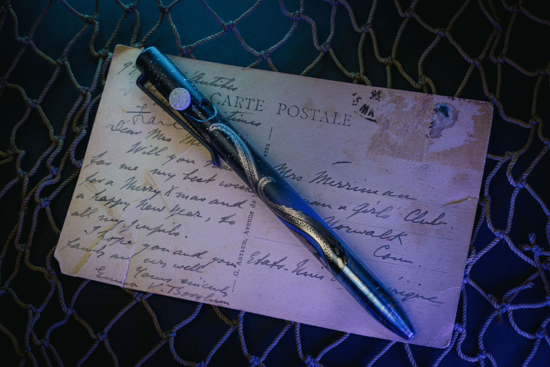 Open and closed composite image of the Northern Knives x Colorful Filth Benchmade Bugout