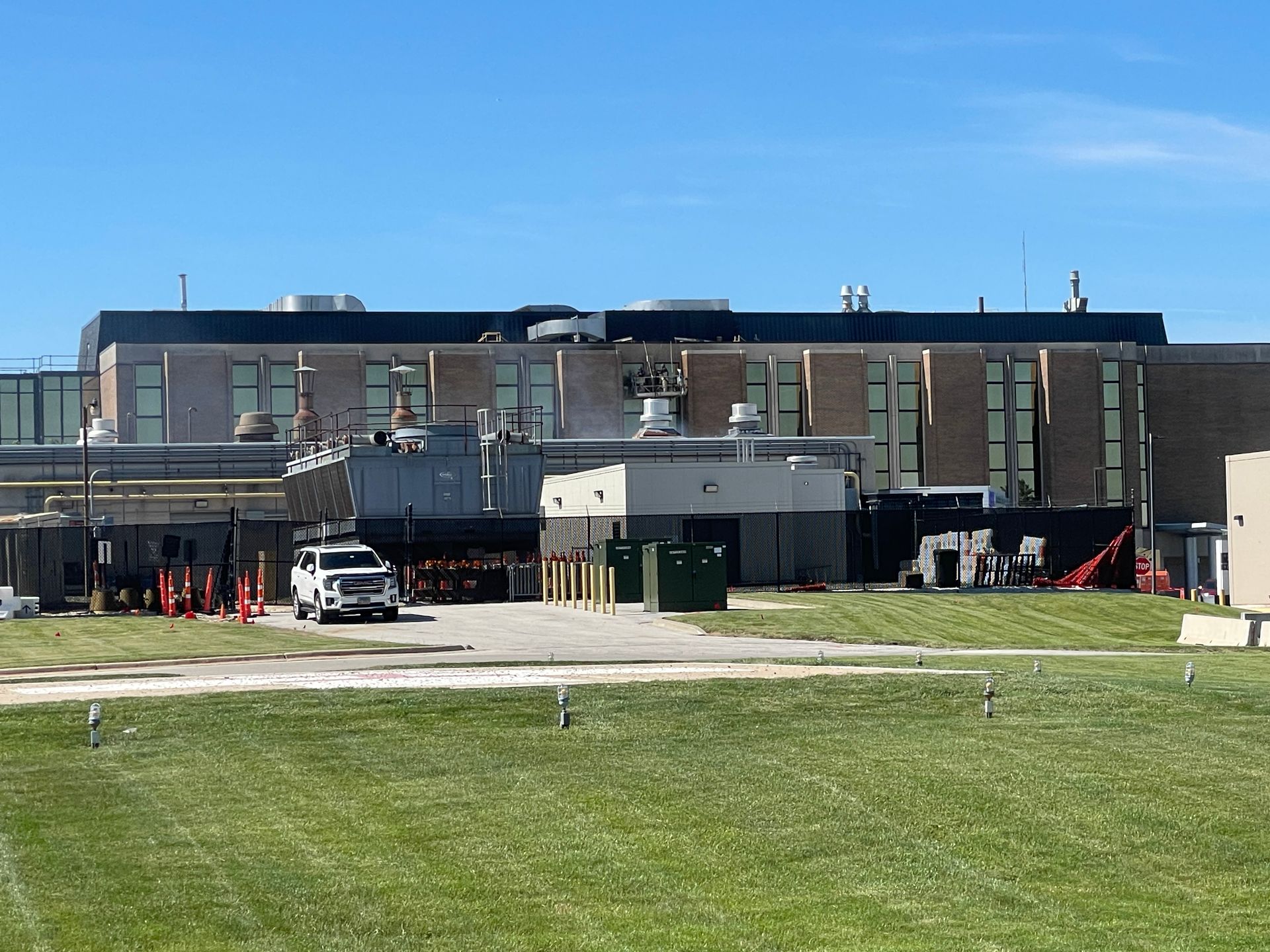 advocate south suburban hospital under repair