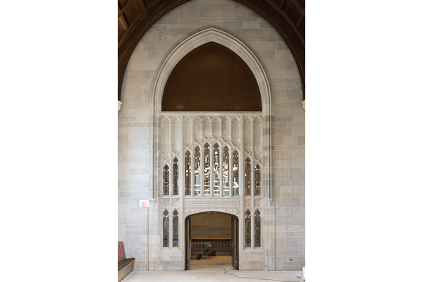 A large archway at ChicagoTheological Seminary