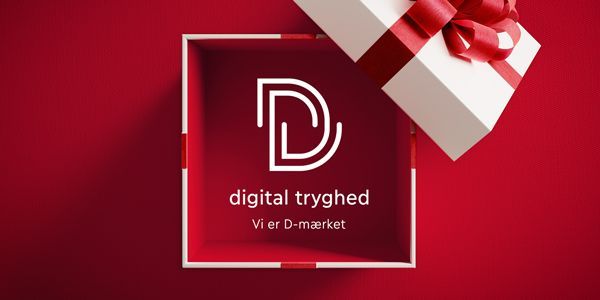 Juleæske med logo fra d-mærket, under logoet står der