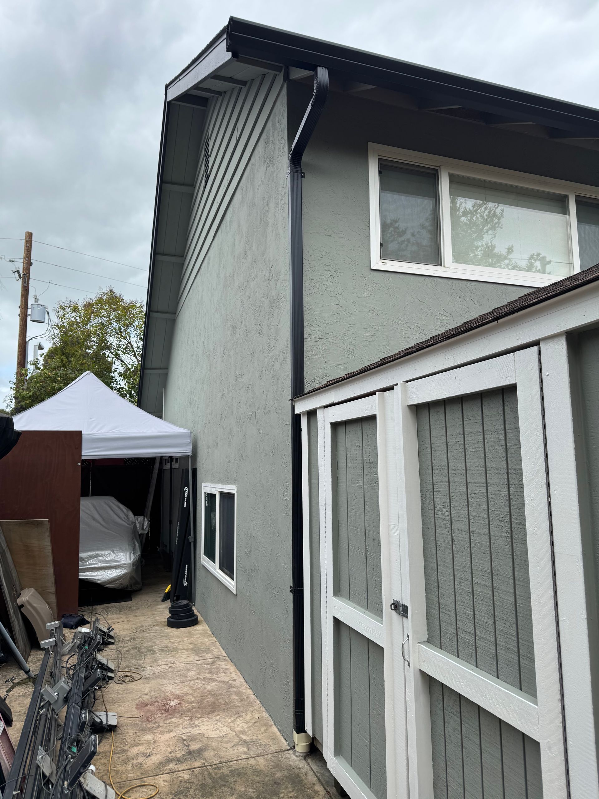 dark gutters with screens