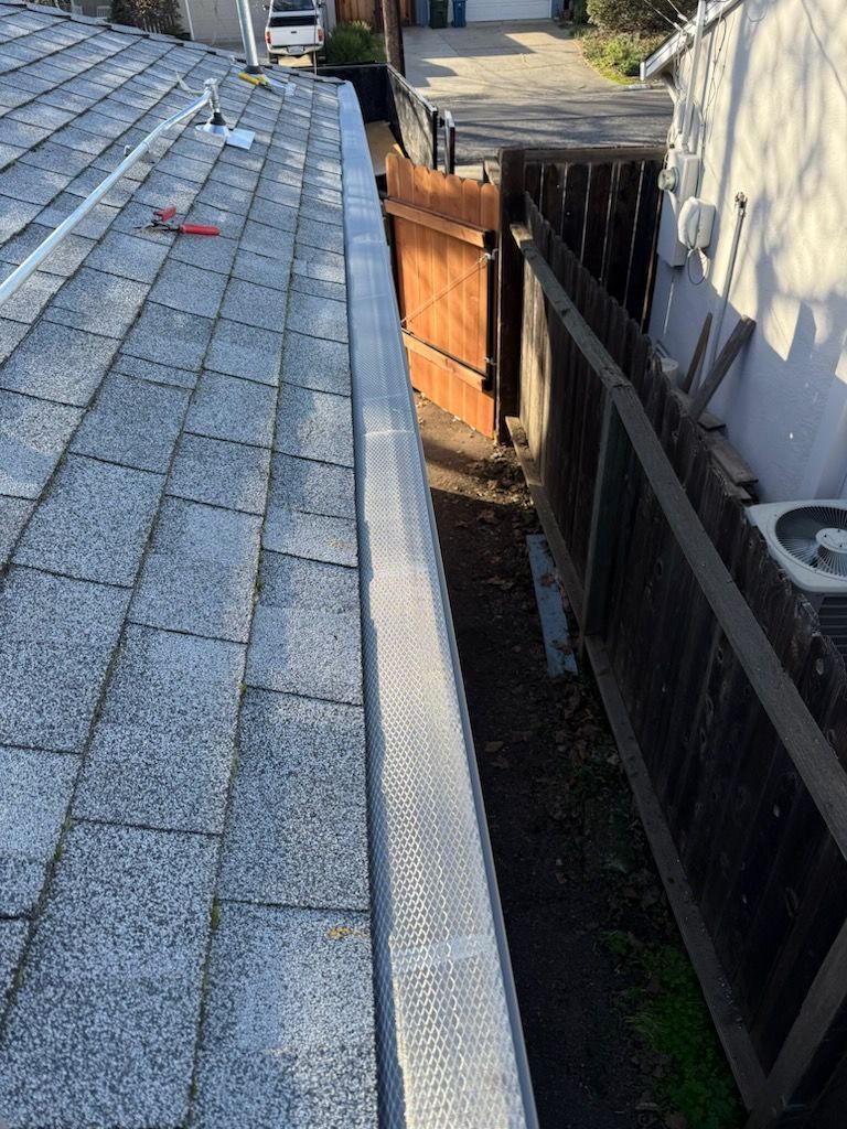 gutter and gutter screen installation