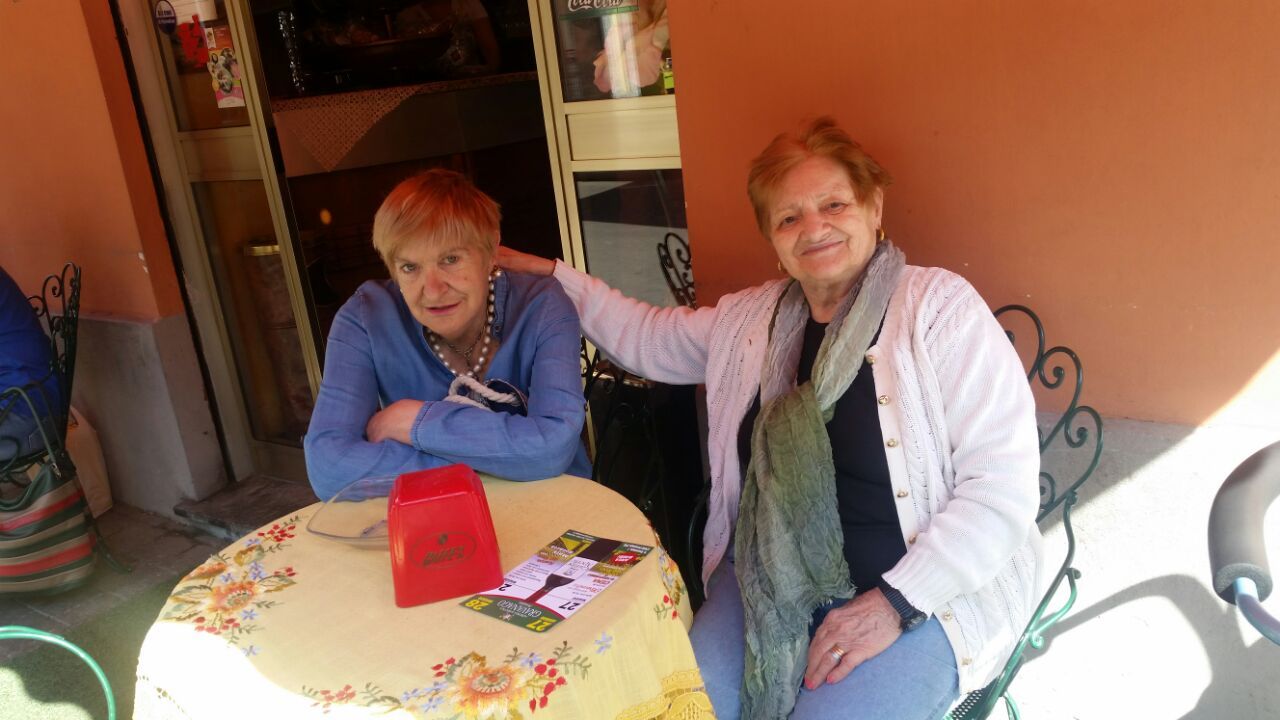 attività ricreative e all'aperto svolte dagli anziani della Residenza Villa Silvana a Salice Terme