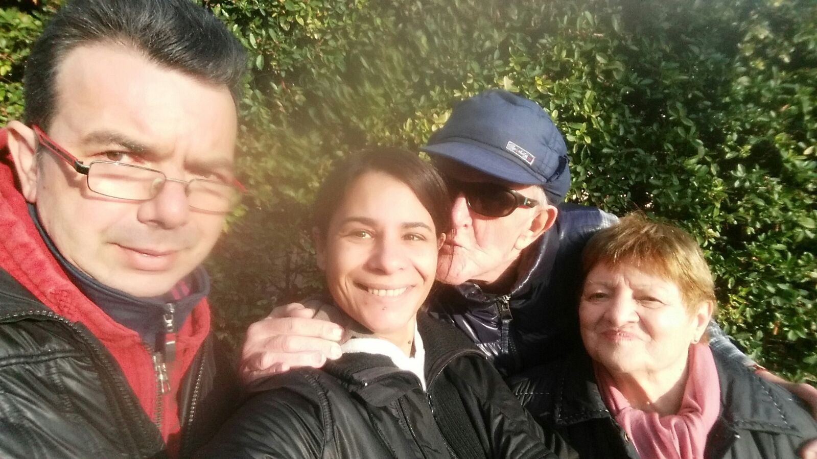 attività ricreative e all'aperto svolte dagli anziani della Residenza Villa Silvana a Salice Terme