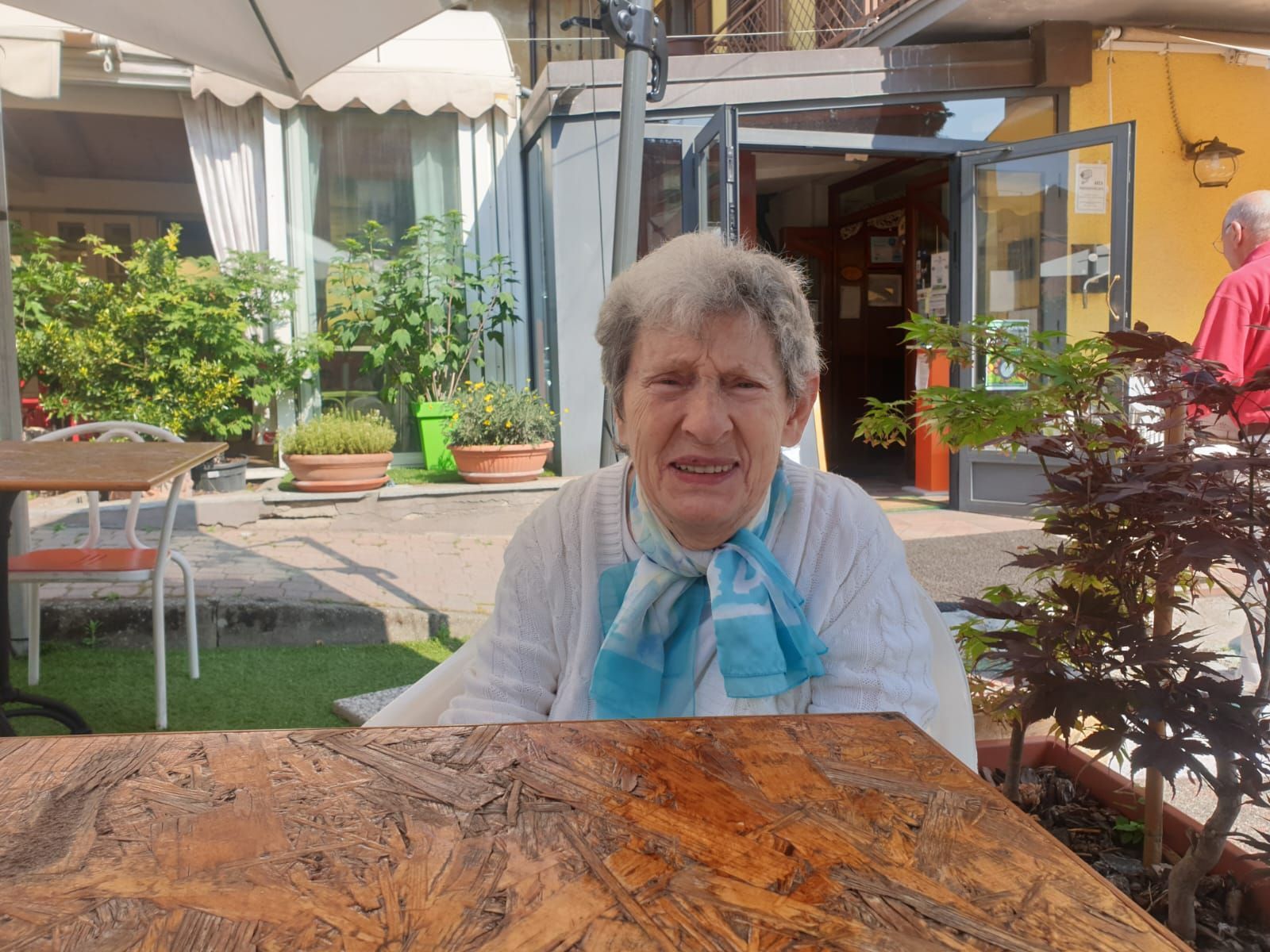 anziani della residenza Villa Silvana in provincia di Pavia in gita