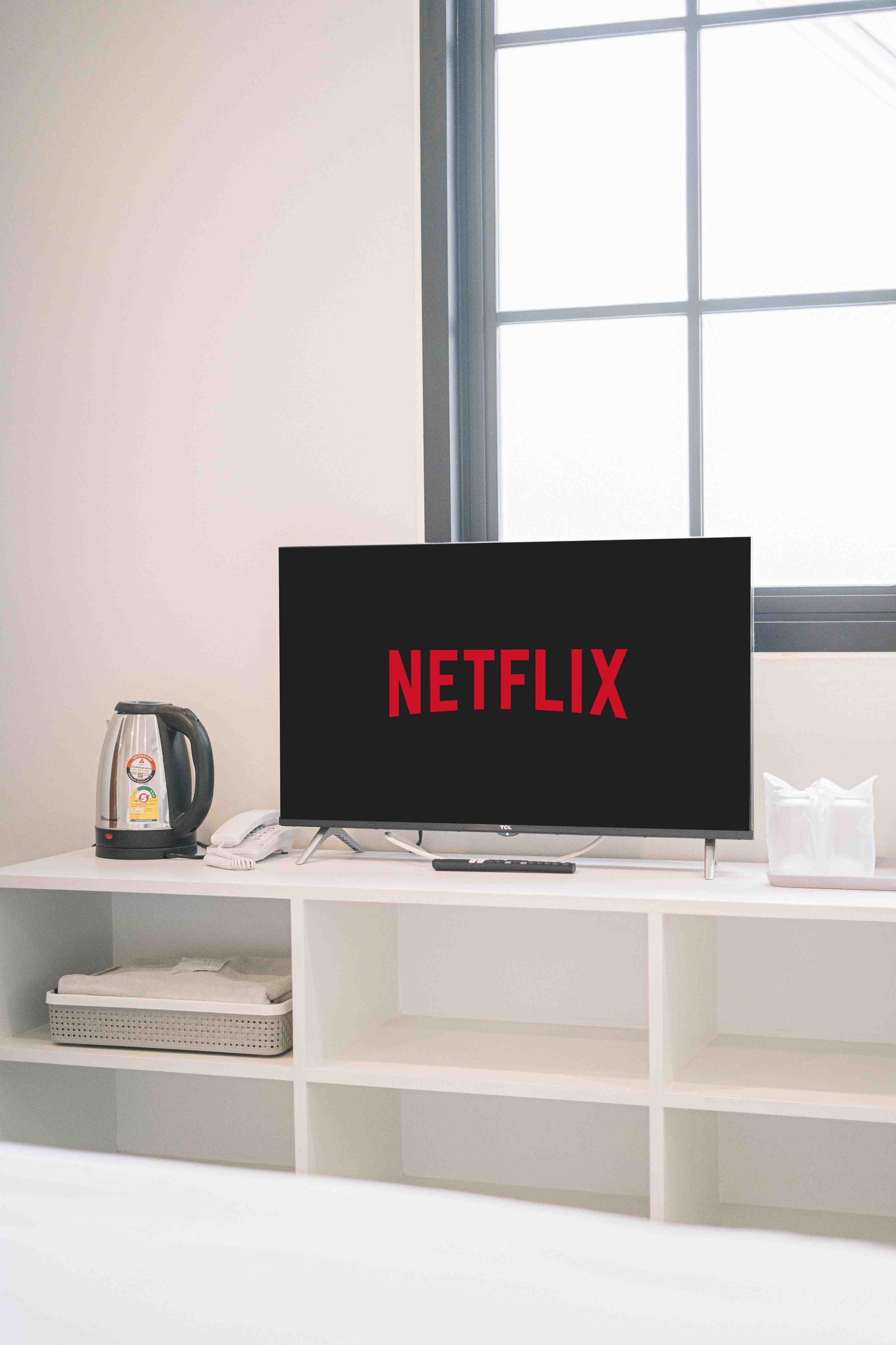 Deluxe Double Room - Ma Non Nont - Netflix TV
