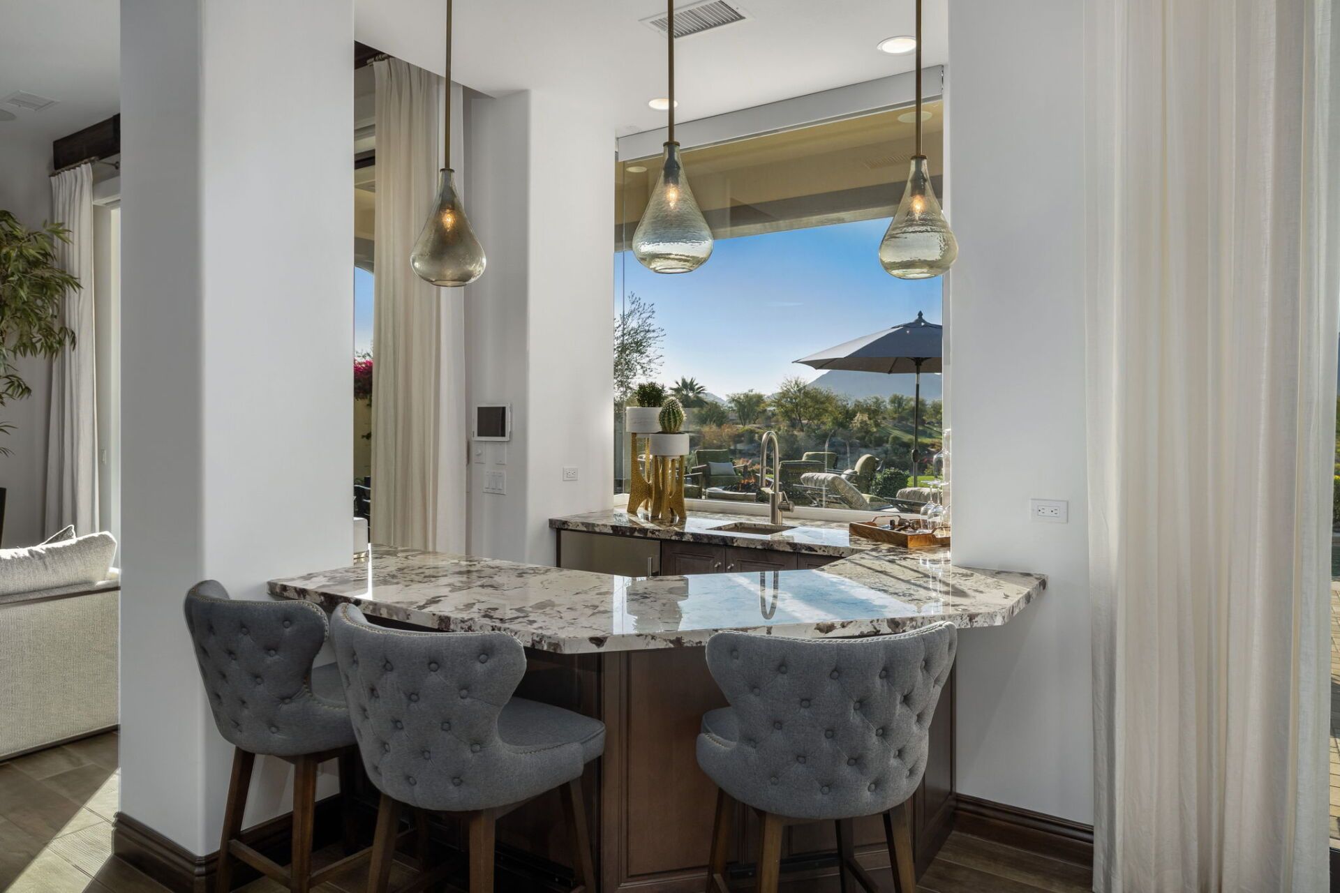 Wet Bar with view to the golf course