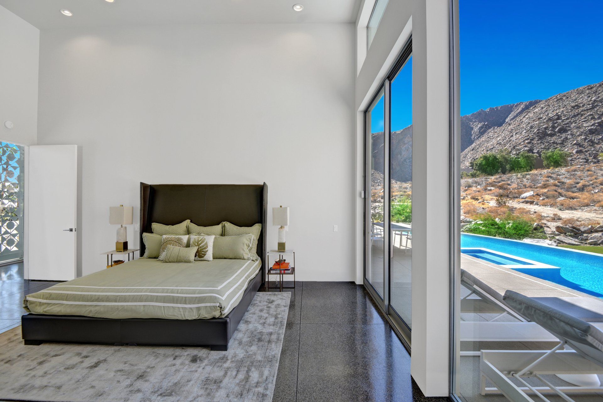 Screen House Palm Springs | Master Bedroom