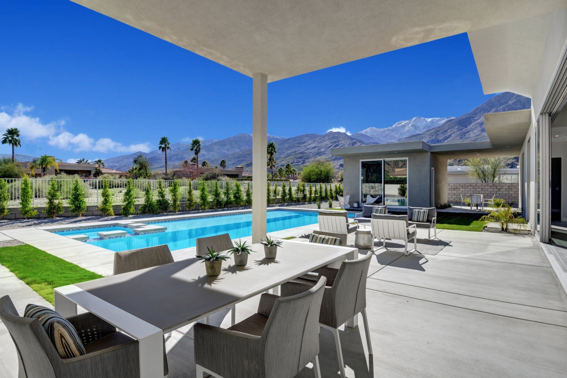 Bogart Trail | Outdoor dining