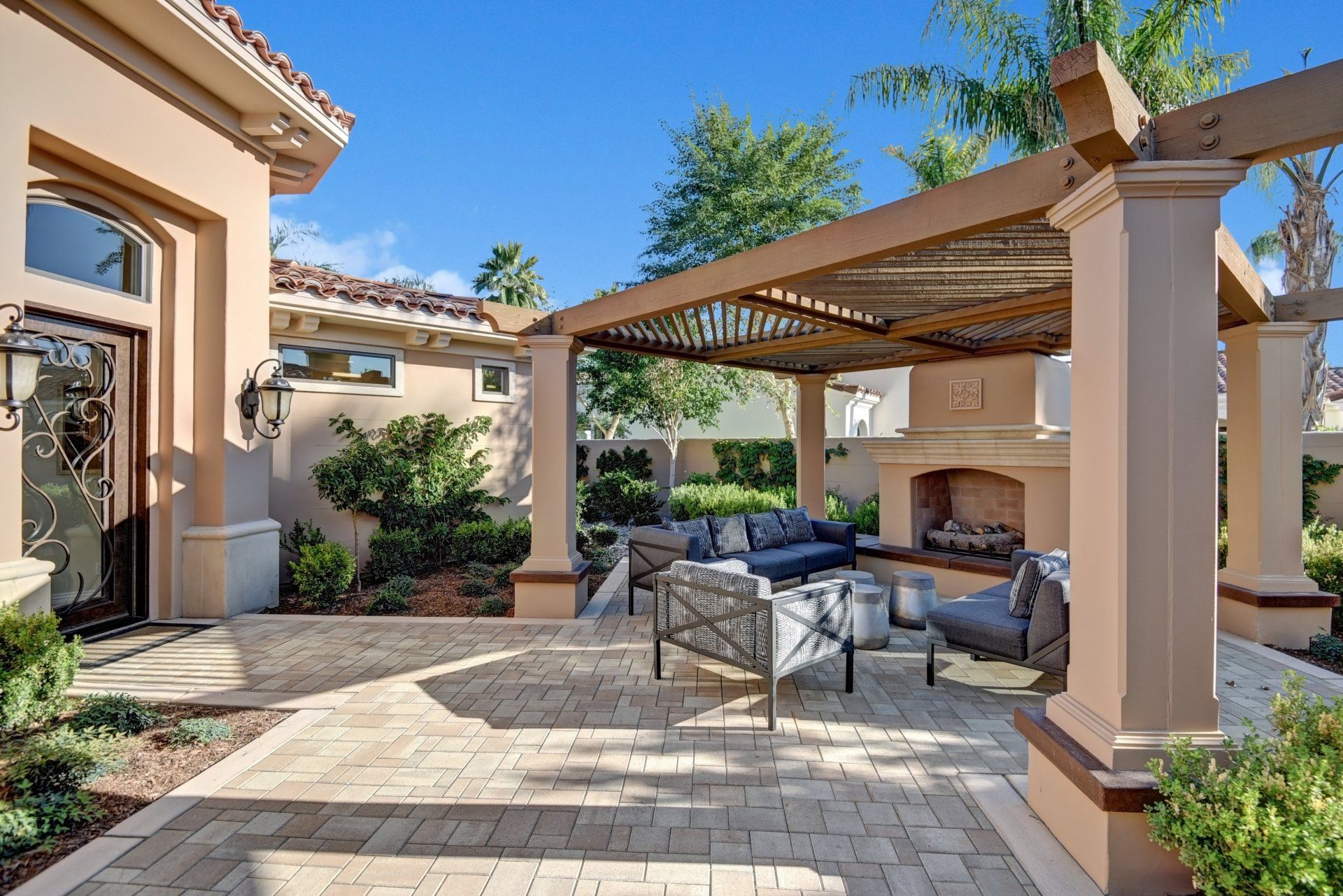 Toscana CC | Courtyard