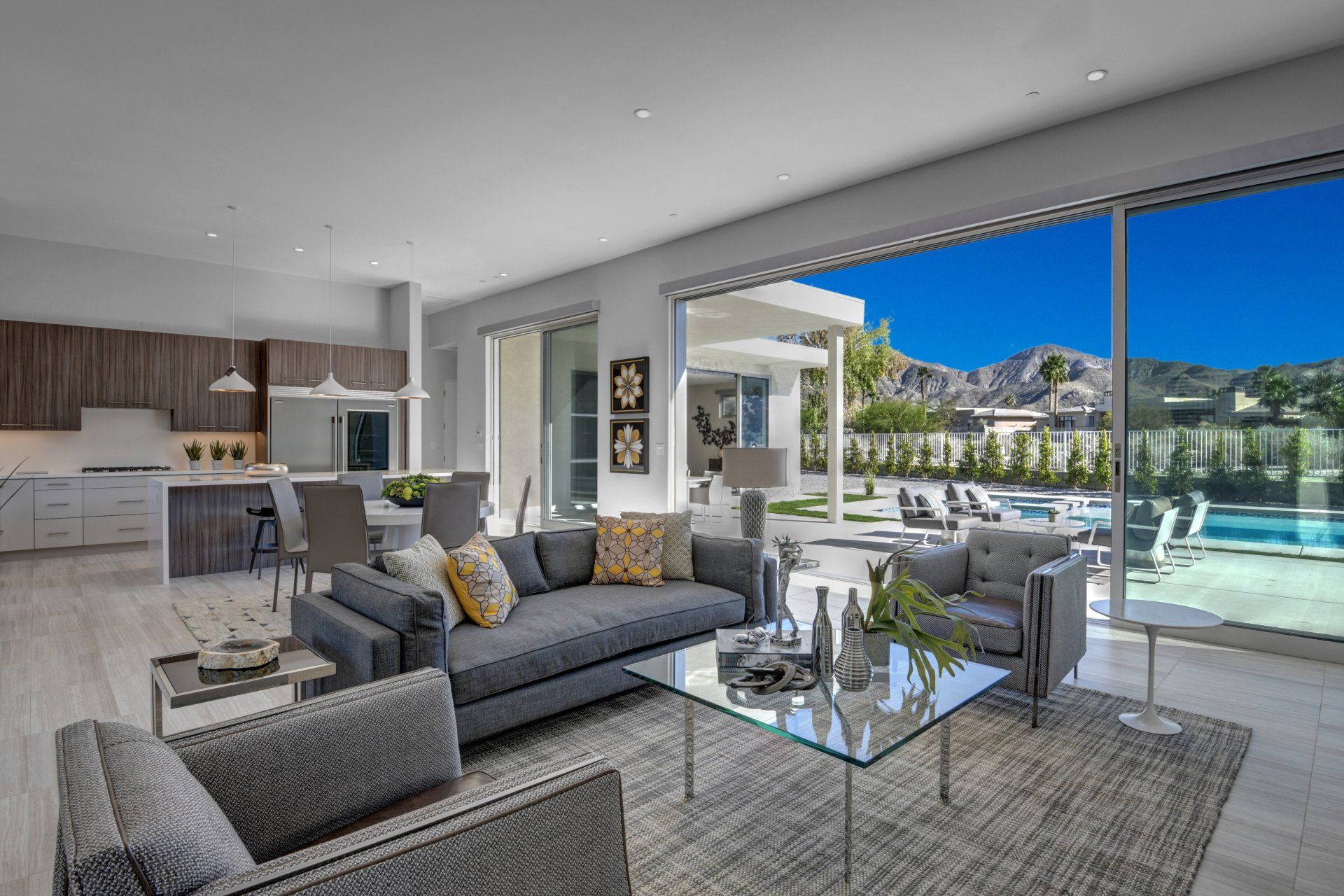 Bogart Trail living room with view to the back yard