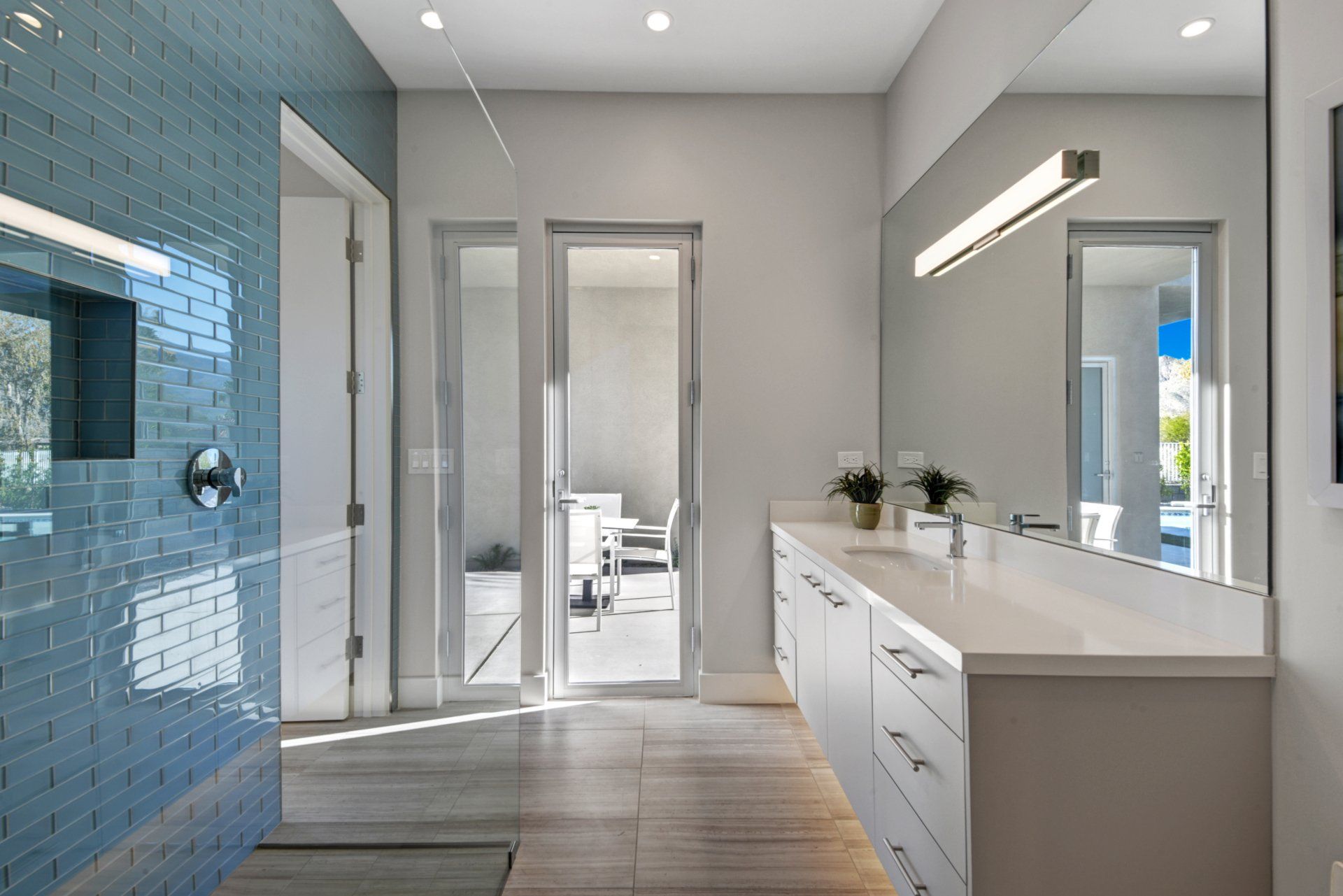 Bogart Trail | Guest Bathroom